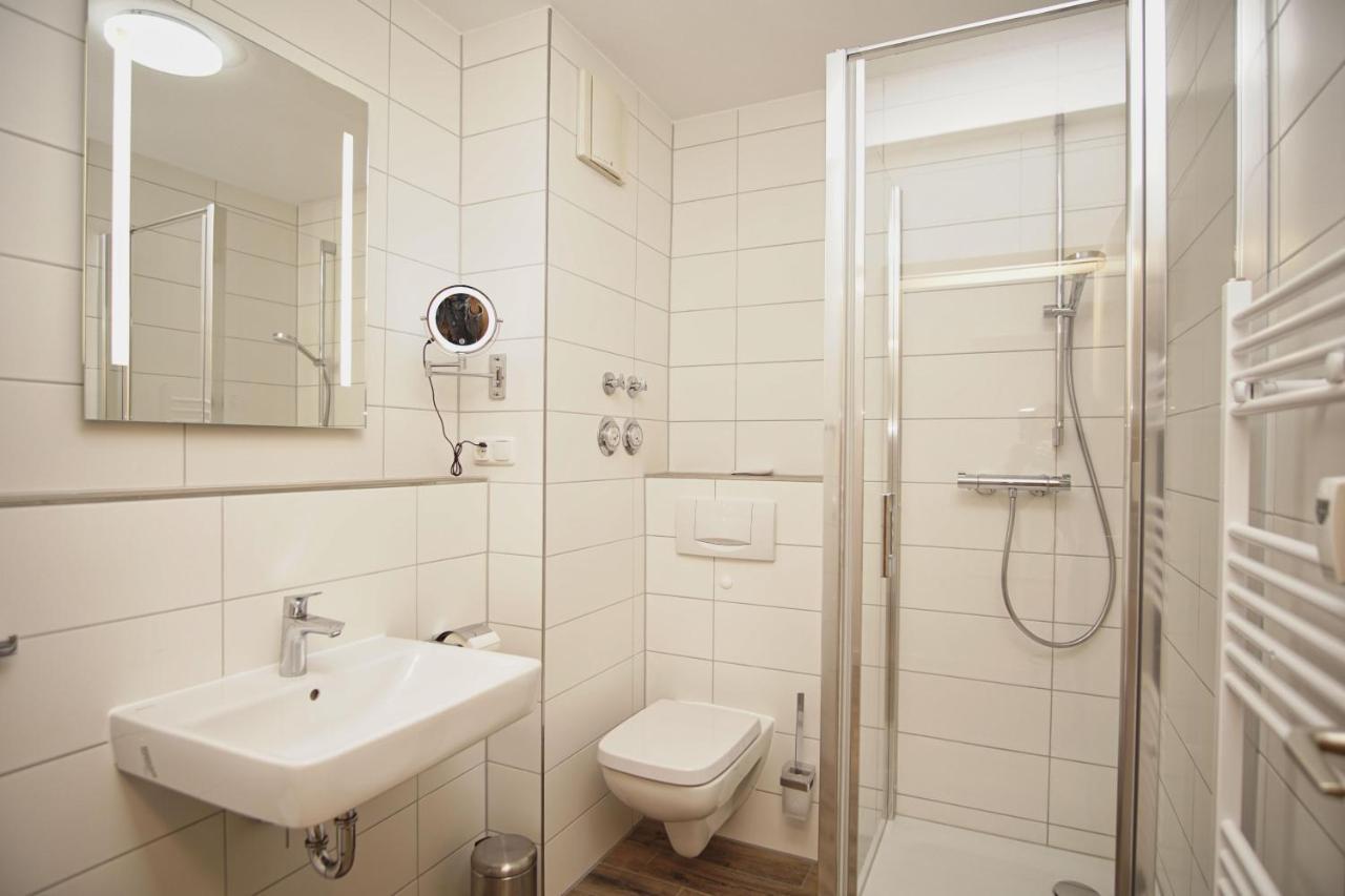 Terrasse, Gratis Nutzung Vom Ahoi Erlebnisbad Und Sauna In Sellin - Villa Karola Fewo 02 Goehren  Kültér fotó